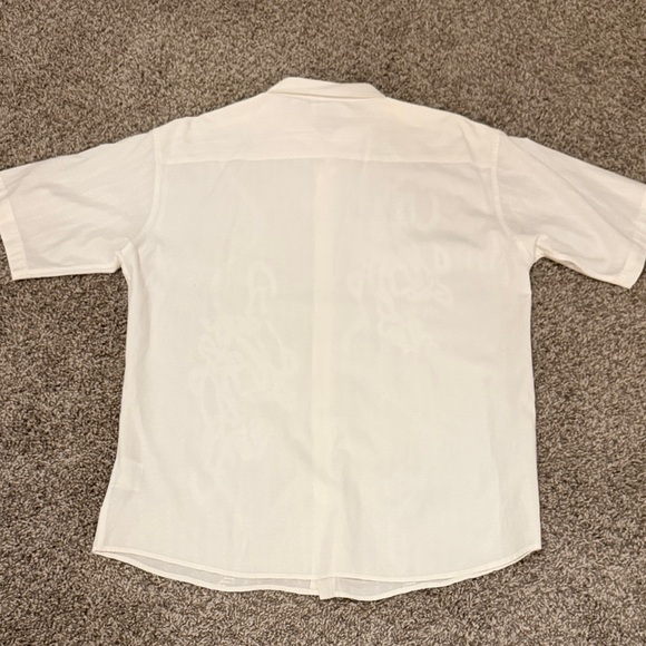 Men's XL White Short Sleeve Button Up Shirt with Embroidery - Picture 7 of 7
